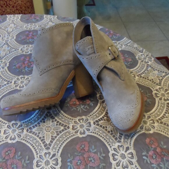 New Prada Sport Beige Suede Ankle Boots w/Laser Cut Detail Size 40.5B- 10.5M - Picture 1 of 16